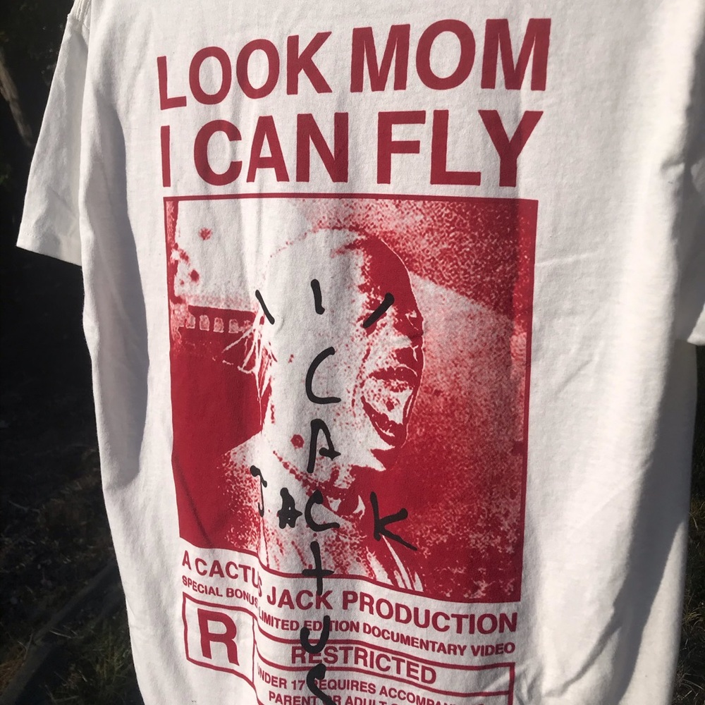“Look mom I can fly” Travis Scott t-shirt